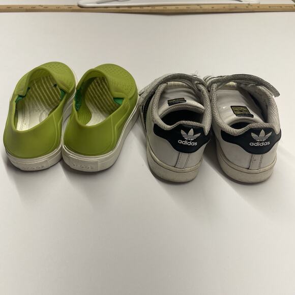 Lot of 2 Kids Shoes Adidas Superstar Sneakers 9K Crocs Green Slip On Toddler - Picture 3 of 7